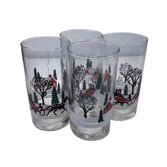 SALE - Set of 4 Vintage Christmas Glasses - Picture 2 of 2